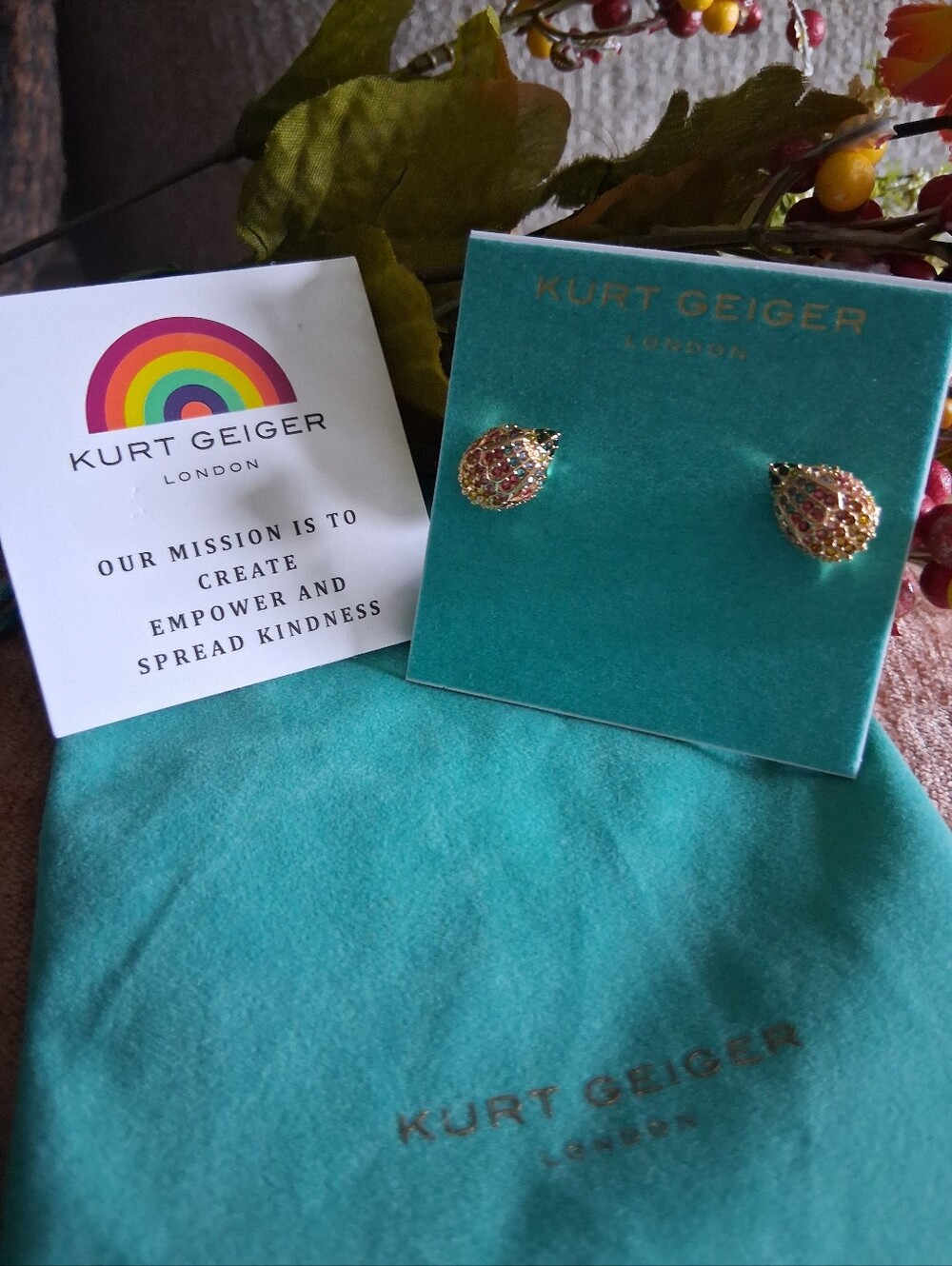 Kurt Geiger Iconic Eagle Head Earrings - Picture 3 of 5